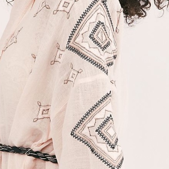 FREE PEOPLE ISABELLA EMBROIDERED ROBE IN LINEN COTTON FABRICATION BLACK ROPE TIE - Picture 7 of 8